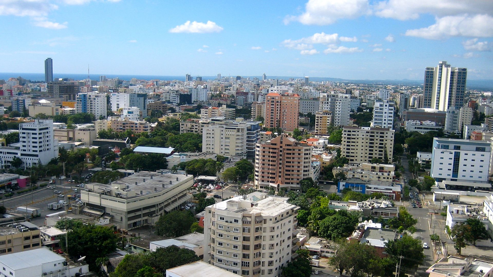 Santo Domingo (SDQ) — aeropuerto puerta de entrada al Caribe, photo via Wikimedia Commons (Wikipedia summary image)
